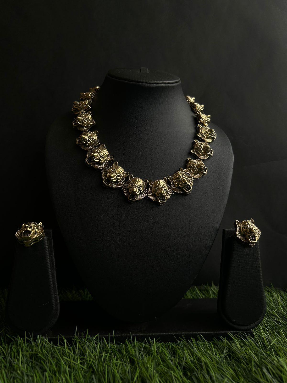 "Nandika" Neckpiece